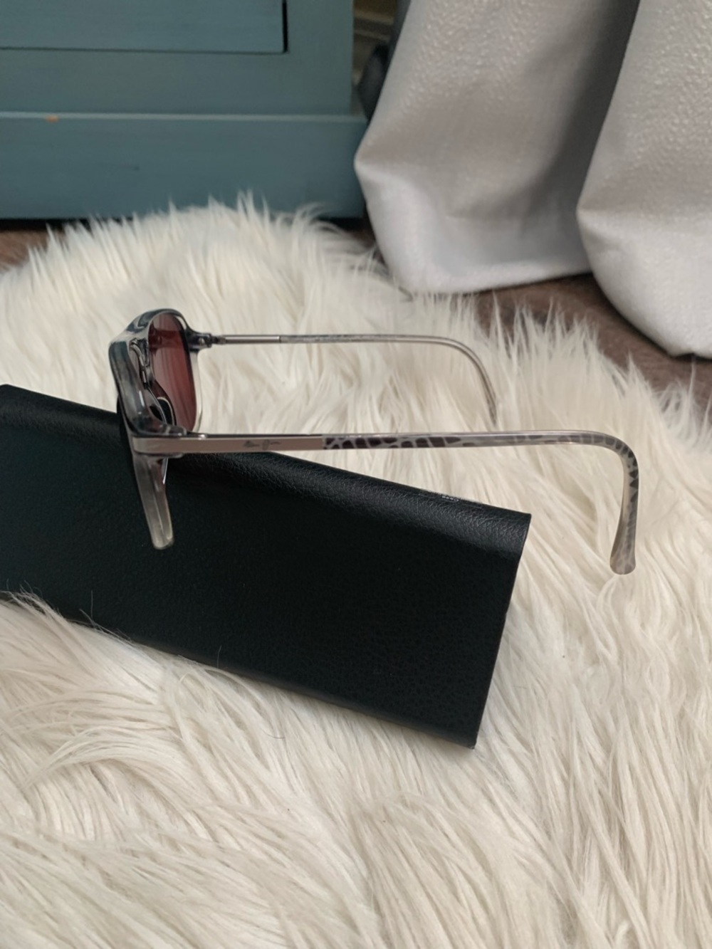 Maui Jim Polarized Aviator-Style Sunglasses with Gradient Brown Lenses
Unisex - Picture 7 of 13